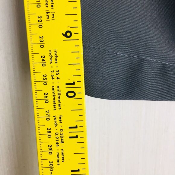 IZOD GOLF Men's Dark Gray Chino Flat Front Athletic Casual Light Shorts Size 32 - Picture 10 of 10